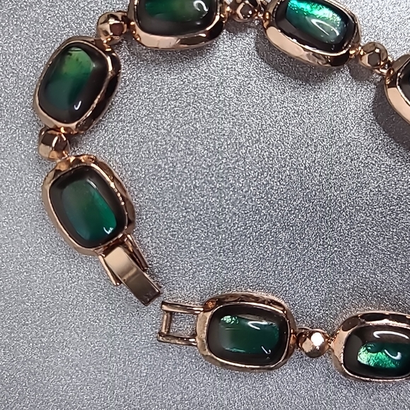 Vintage Lauren Conrad Bracelet Green Stones Set In Rose Gold EUC Mother’s Day - Picture 6 of 6